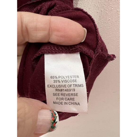 Steve Madden NYC Women's Burgundy Graphic T Shirt Top Sequined Hem XL - Picture 8 of 9